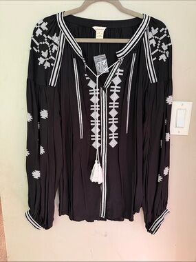 Sundance Black Tunic with White Geometric Embroidery and Tassel Tie